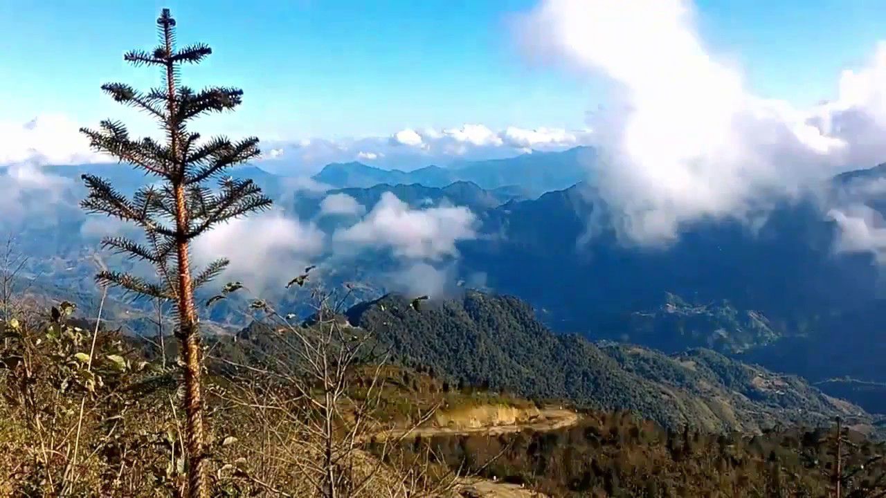 Đỉnh núi Chiêu Lầu Thi - Hà Giang